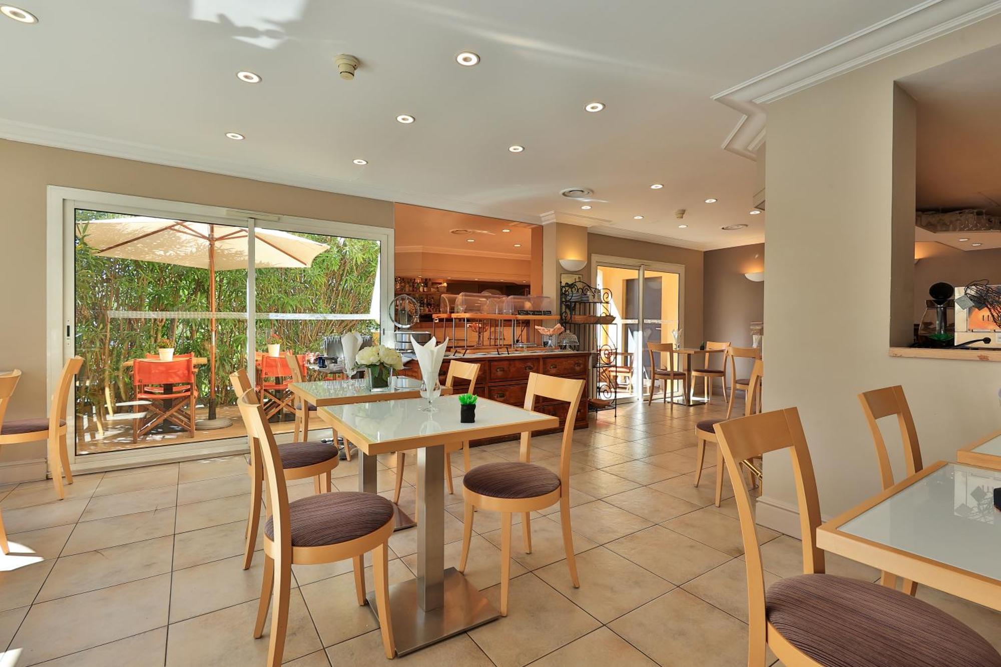 Le Petit Hotel 3*