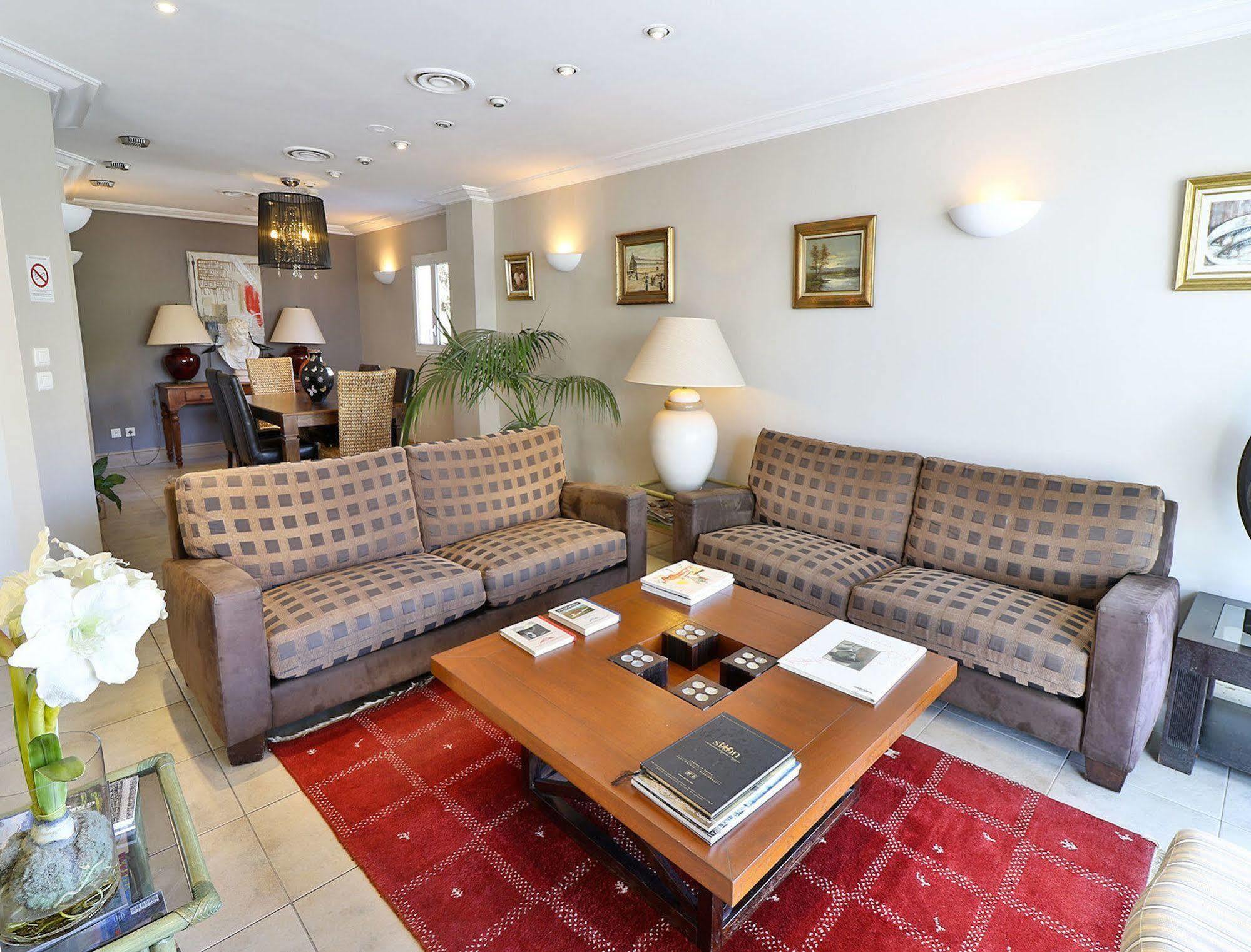 Le Petit Hotel 3*