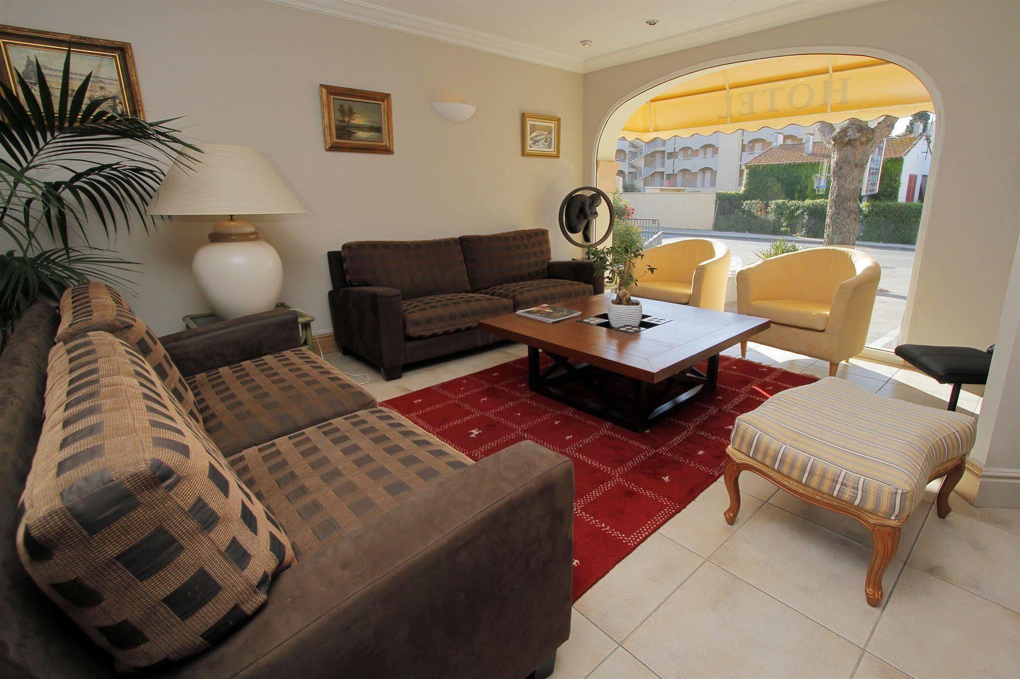 Le Petit Hotel