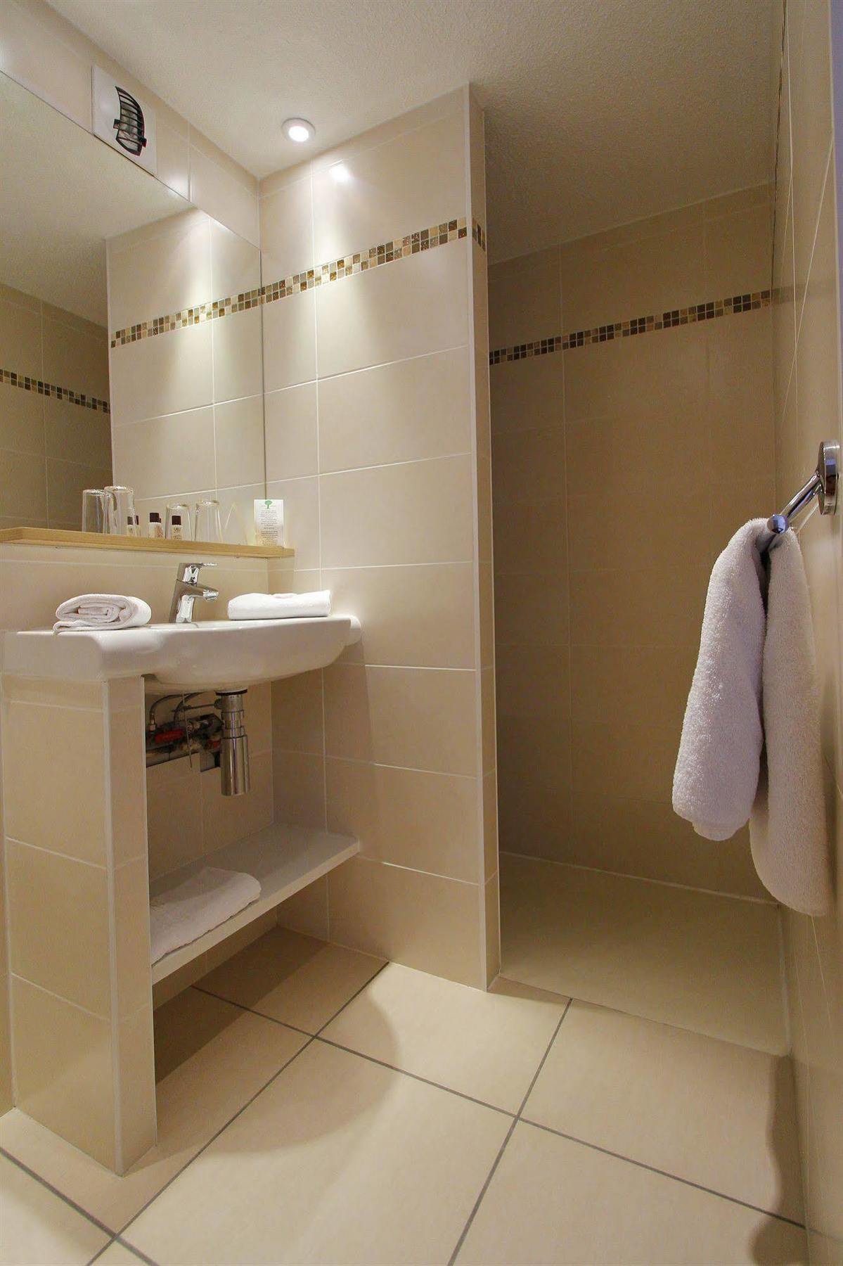 Le Petit Hotel